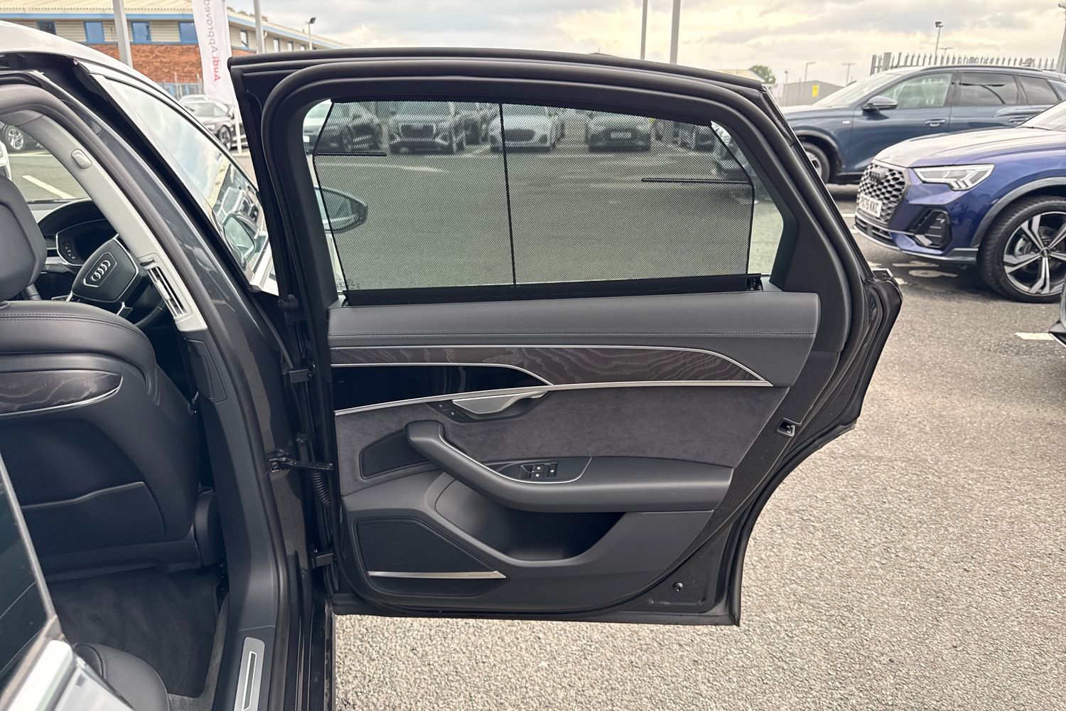 Used Audi A8 2024 for sale - 76156468: Photo 44