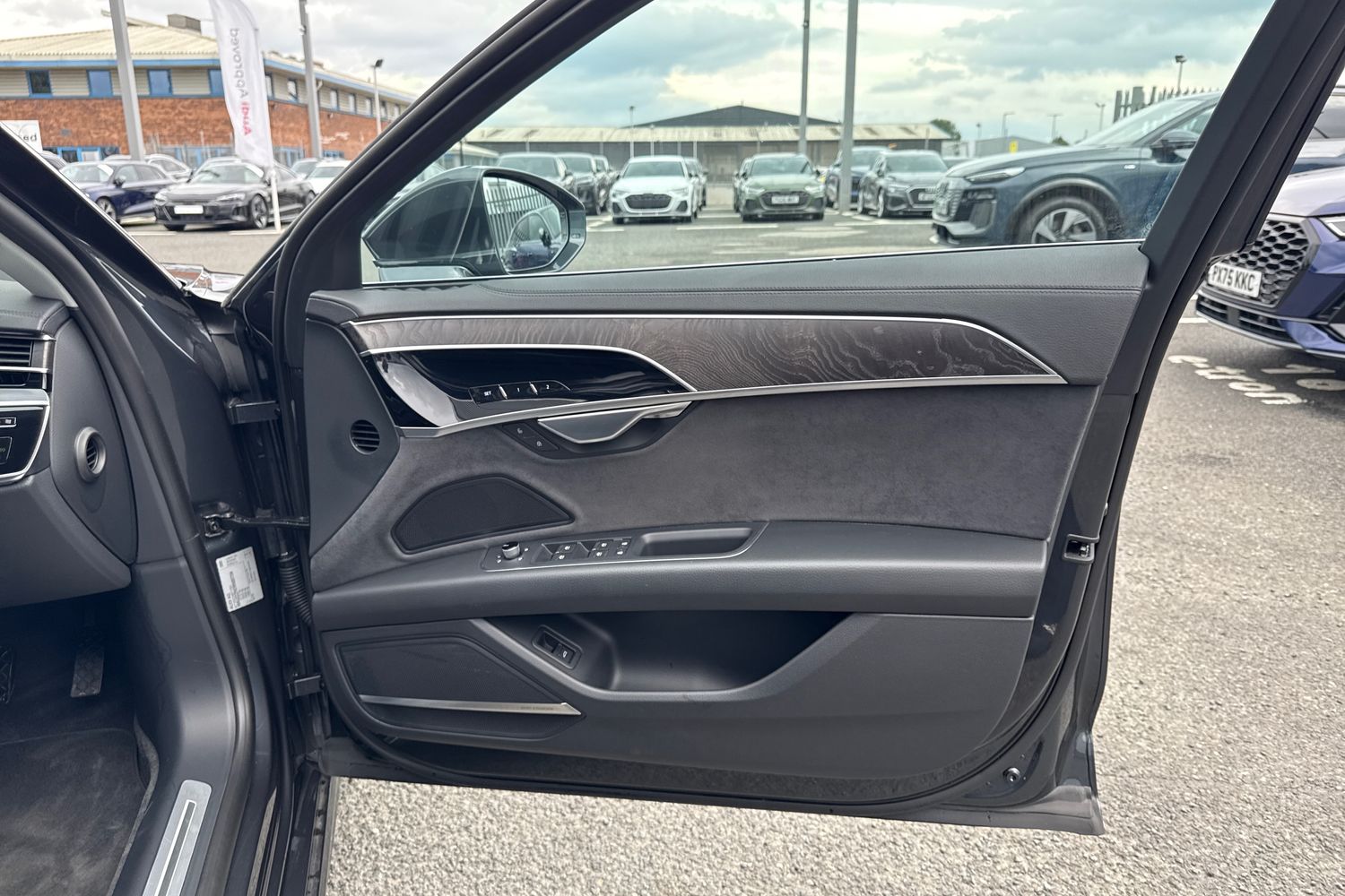 Used Audi A8 2024 for sale - 76156468: Photo 47