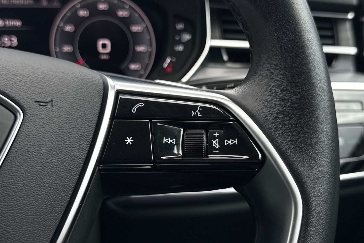 Used Audi A8 2024 for sale - 76156468: Photo 52