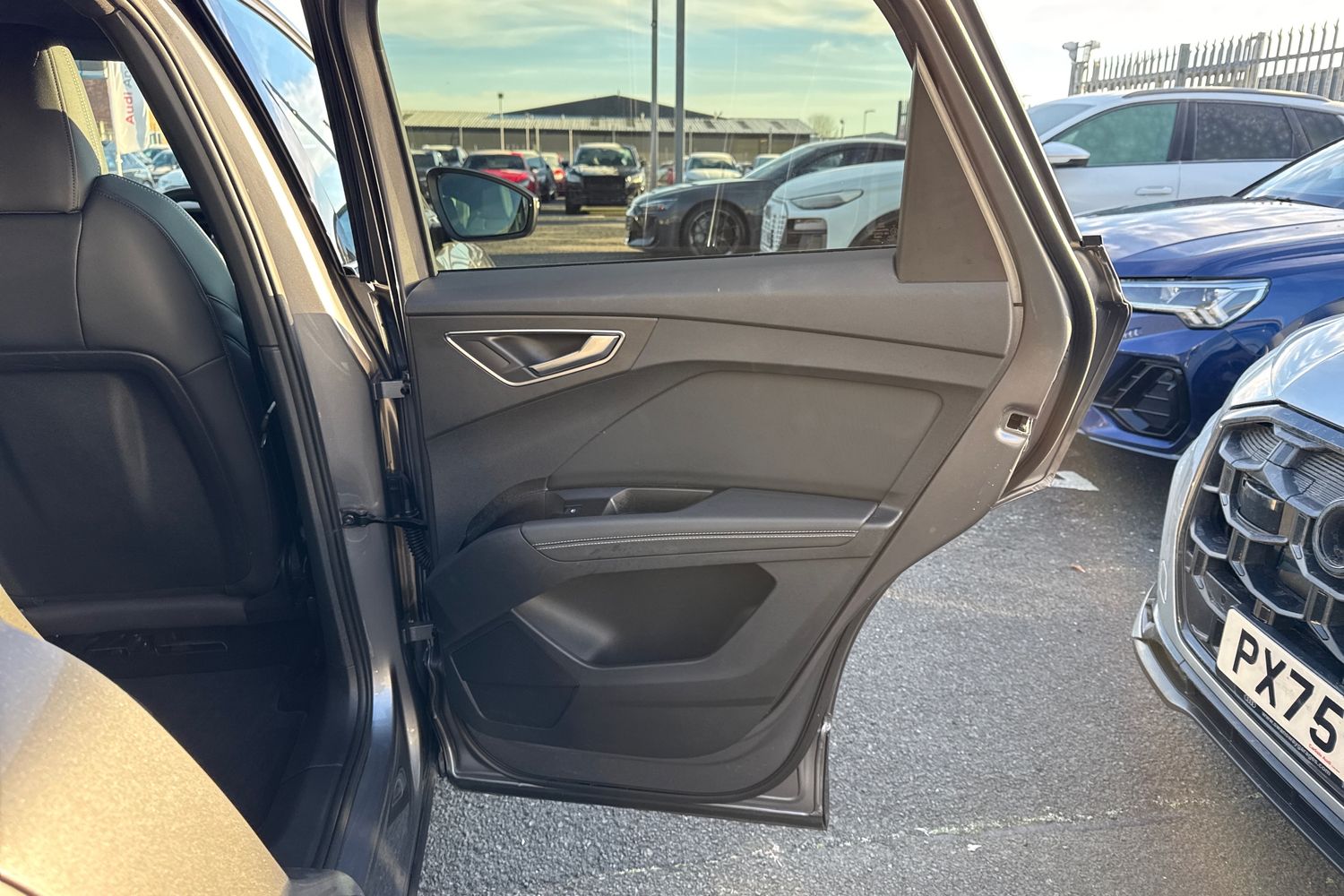 Used Audi Q4 e-tron 2025 for sale - 77368359: Photo 43