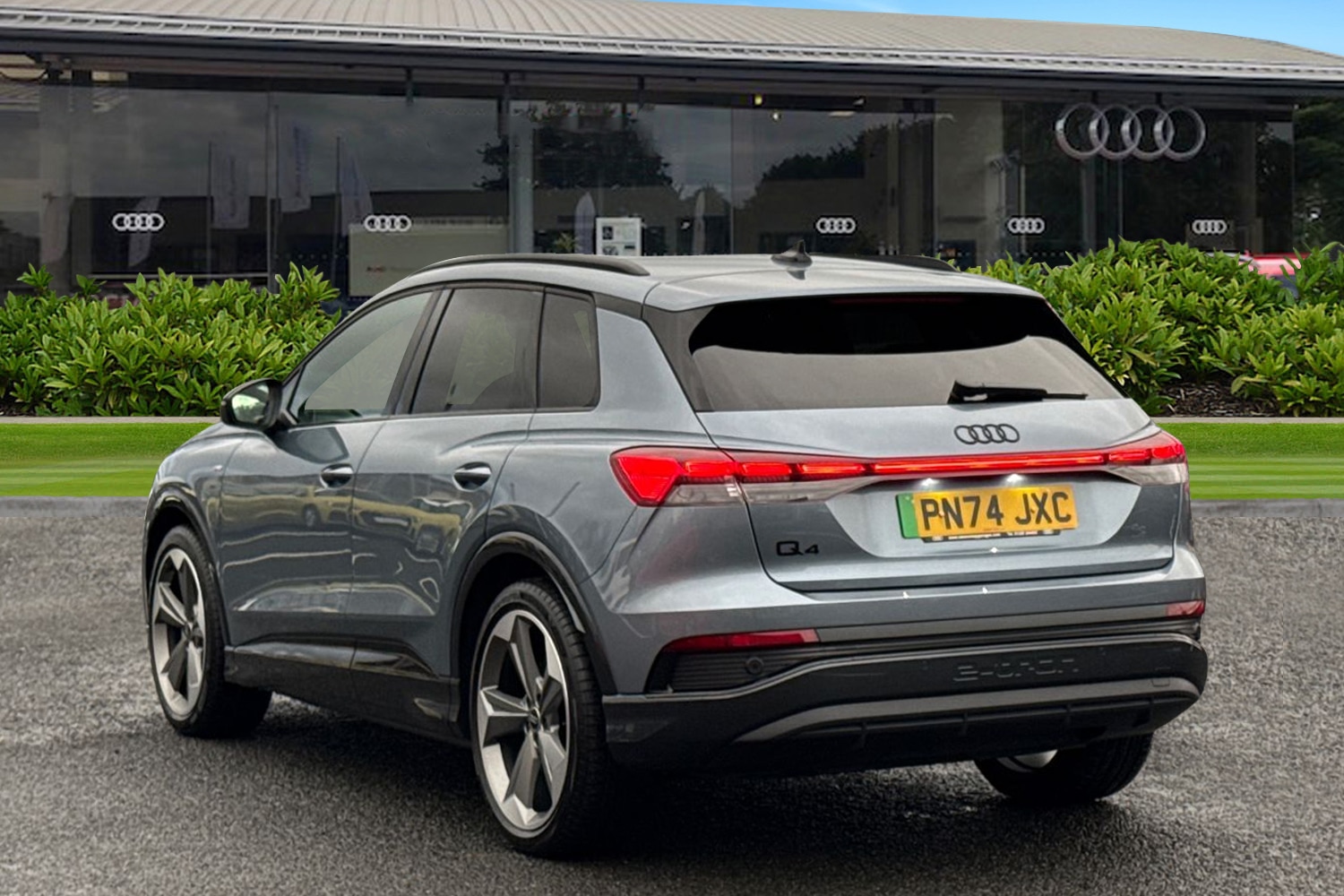 Used Audi Q4 e-tron 2024 for sale - 77368563: Photo 2