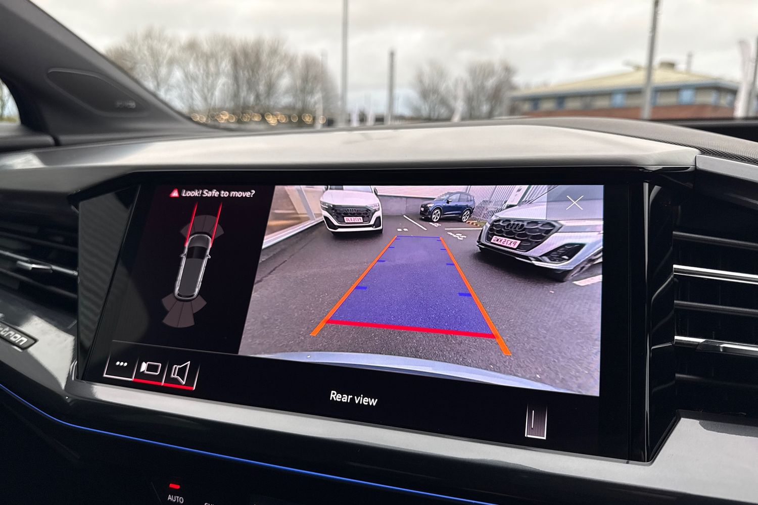 Used Audi Q4 e-tron 2024 for sale - 77368563: Photo 55