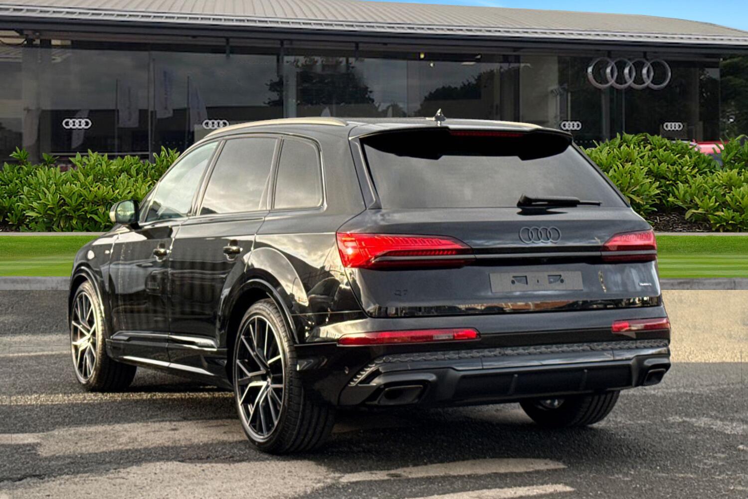 Used Audi Q7 2025 for sale - 76968072: Photo 2