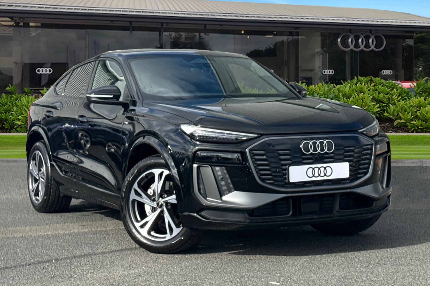 Used Audi Q6 e-tron 2025 for sale - 76006829: Photo 1