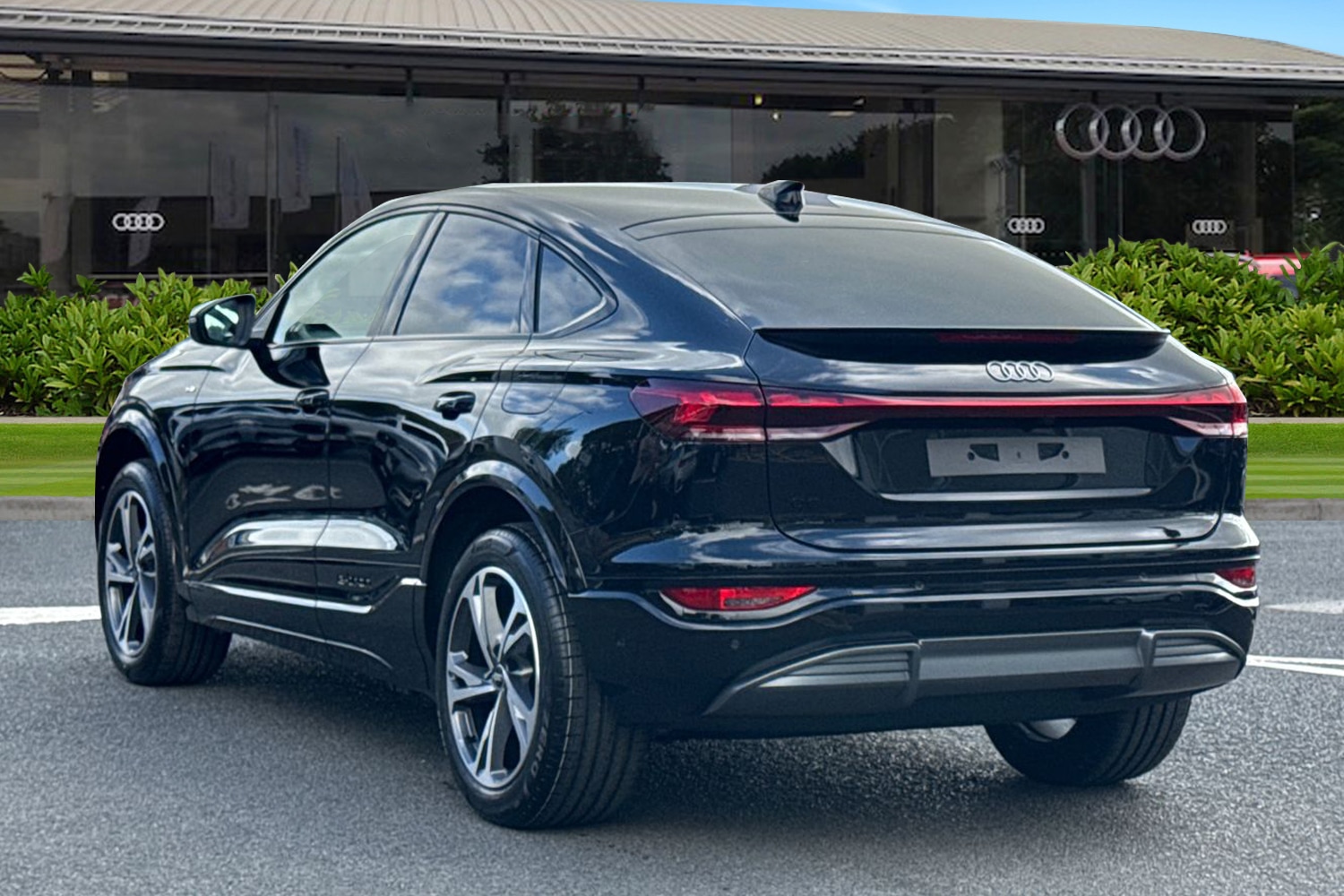 Used Audi Q6 e-tron 2025 for sale - 76006829: Photo 2