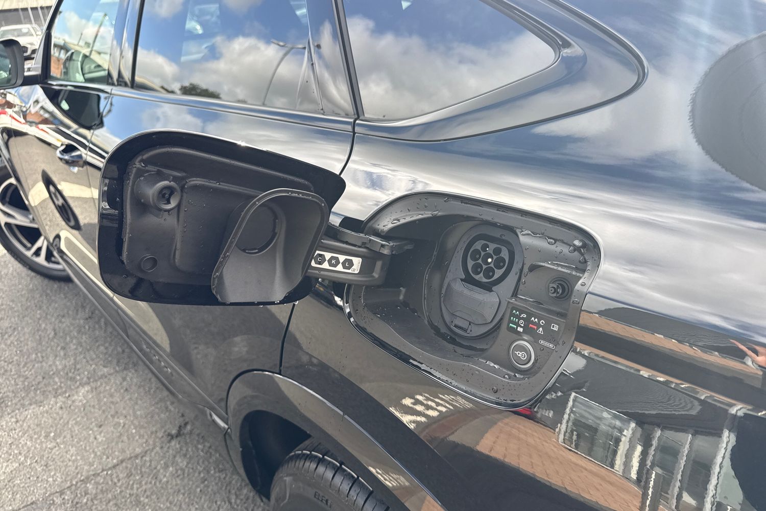 Used Audi Q6 e-tron 2025 for sale - 76006829: Photo 30
