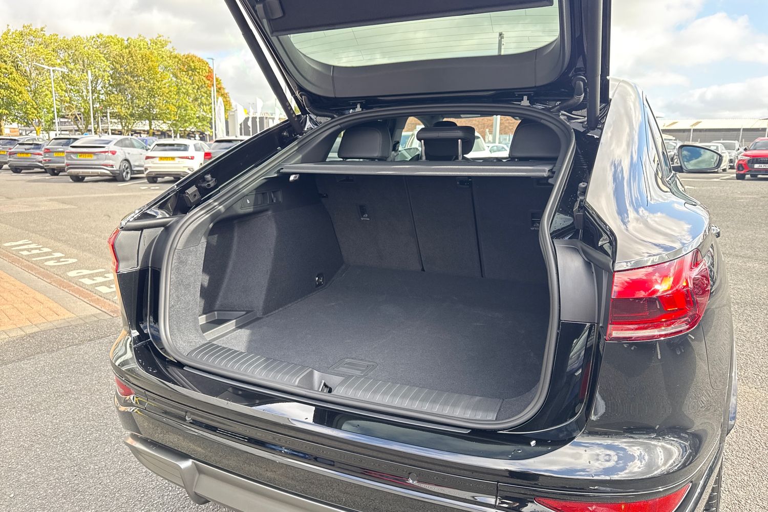 Used Audi Q6 e-tron 2025 for sale - 76006829: Photo 37