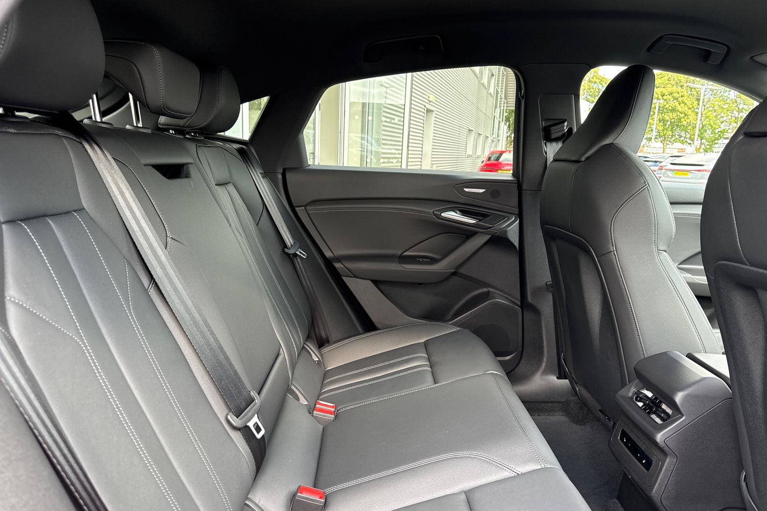 Used Audi Q6 e-tron 2025 for sale - 76006829: Photo 39