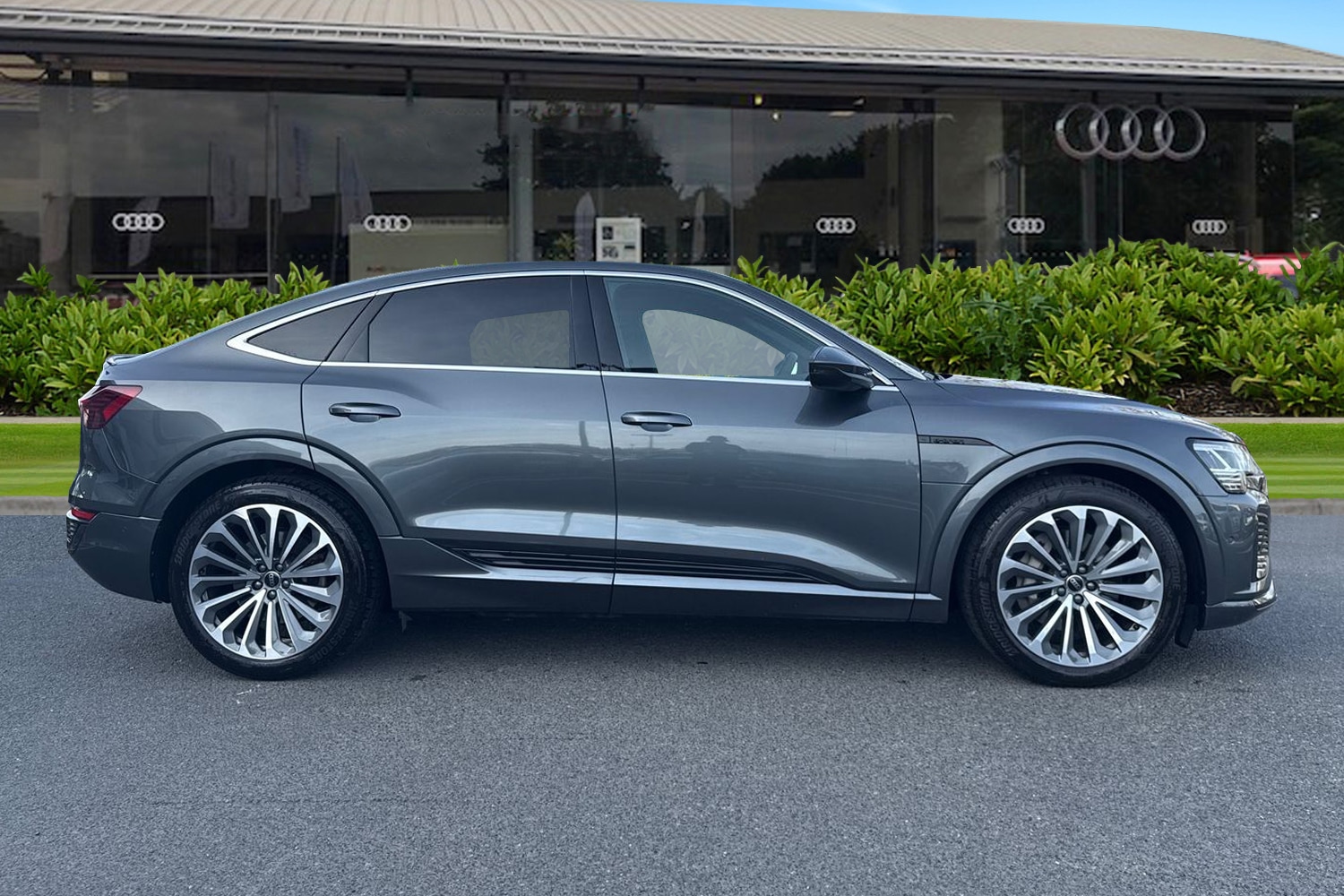 Used Audi Q8 e-tron 2024 for sale - 78001681: Photo 3