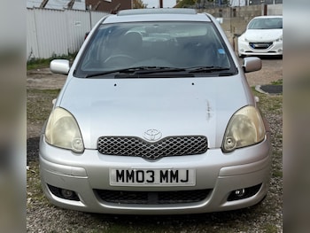 Used Toyota Yaris 2003 for sale - 76244735: Photo 2