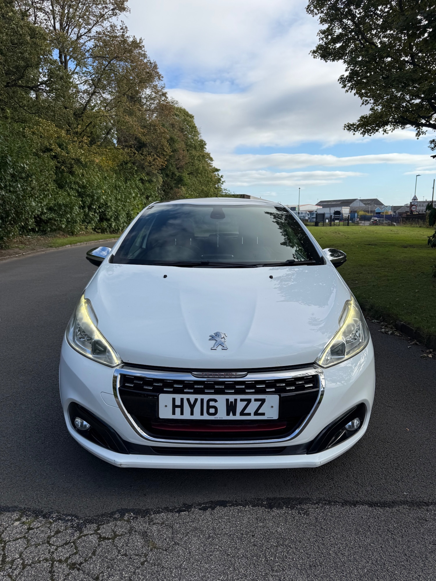 Used Peugeot 208 2016 for sale - 76206272: Photo 2
