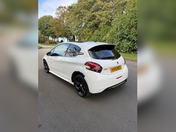 Used Peugeot 208 2016 for sale - 76206272: Photo