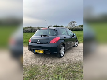 Used Peugeot 308 2011 for sale - 78385721: Photo