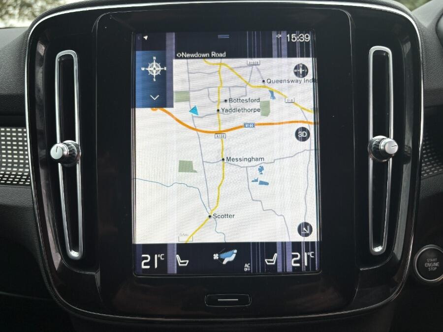 Used Volvo XC40 2021 for sale - 76360785: Photo 2