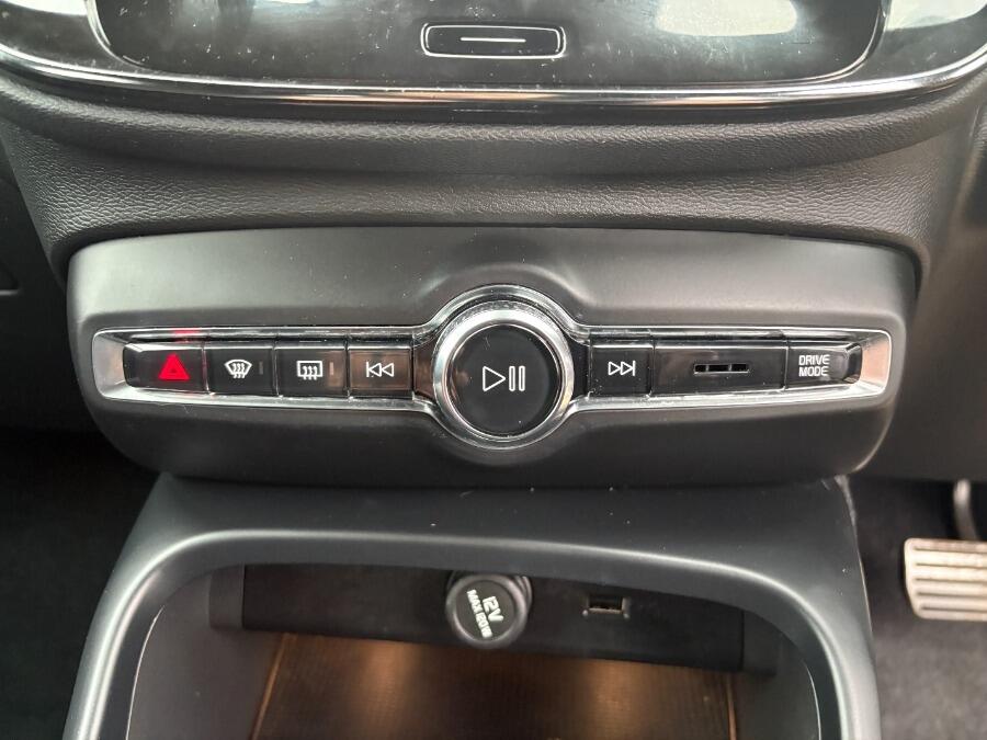 Used Volvo XC40 2021 for sale - 76360785: Photo 40