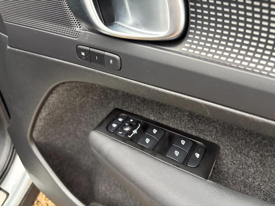 Used Volvo XC40 2021 for sale - 76360785: Photo 41