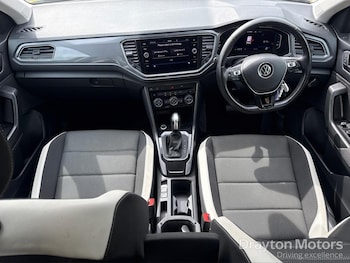 Used Volkswagen T-Roc 2021 for sale - 78623531: Photo