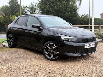 2024 (24) - 1.2 MHEV Ultimate Hatchback 5dr Petrol Hybrid e-DCT Euro 6 (s/s) (136 ps)