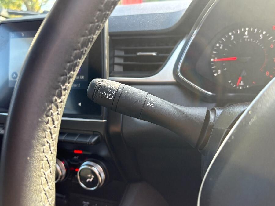 Used Renault Captur 2023 for sale - 76136040: Photo 32