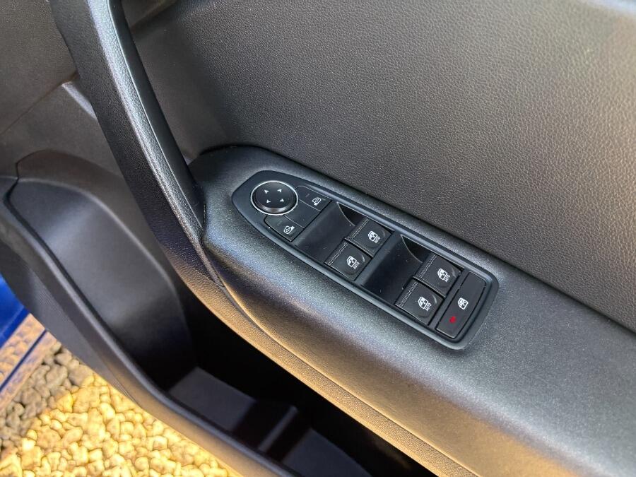 Used Renault Captur 2023 for sale - 76136040: Photo 41