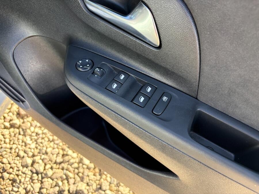 Used Vauxhall Corsa 2025 for sale - 76227360: Photo 46