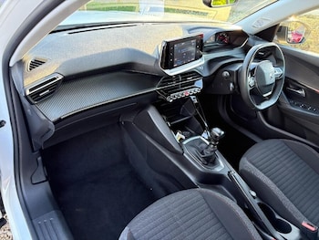 Used Peugeot 2008 2022 for sale - 76772009: Photo