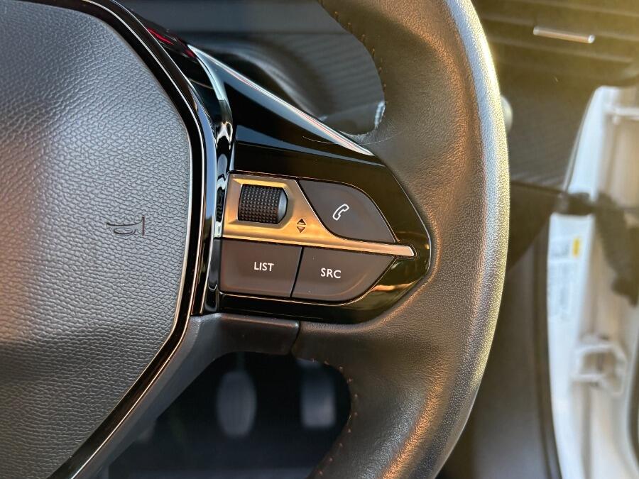 Used Peugeot 2008 2022 for sale - 76772009: Photo 33