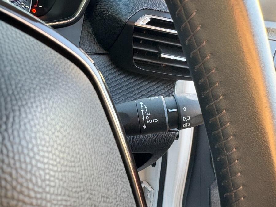 Used Peugeot 2008 2022 for sale - 76772009: Photo 34