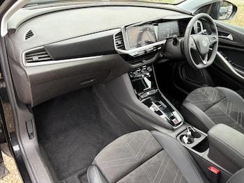Used Vauxhall Grandland 2024 for sale - 76259764: Photo 2