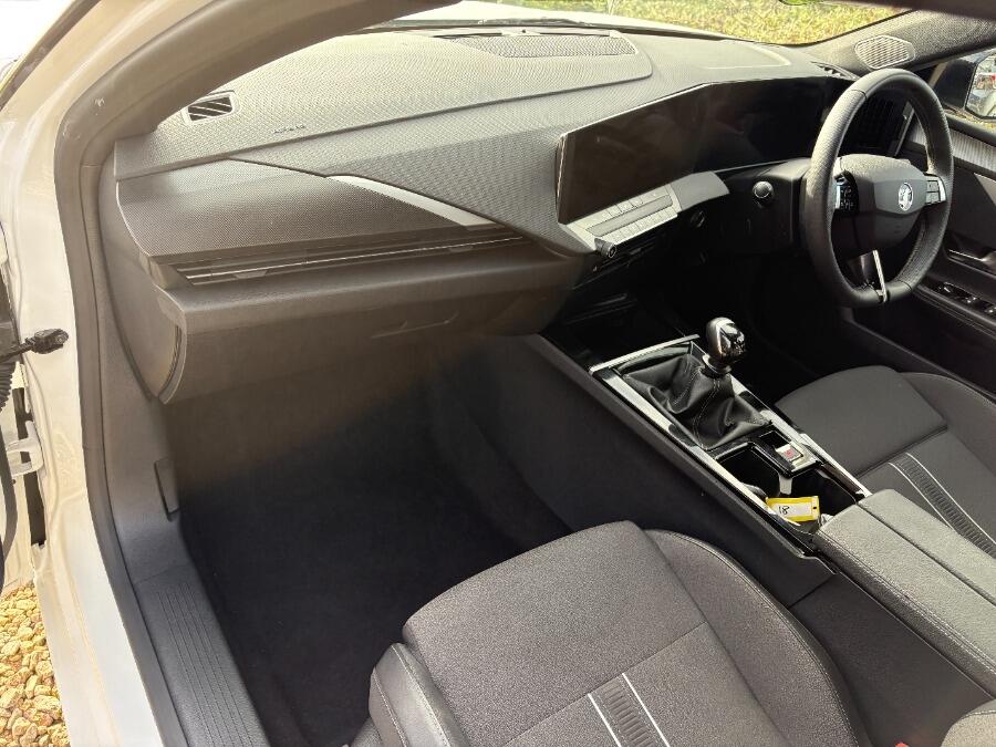 Used Vauxhall Astra 2024 for sale - 76361156: Photo 2