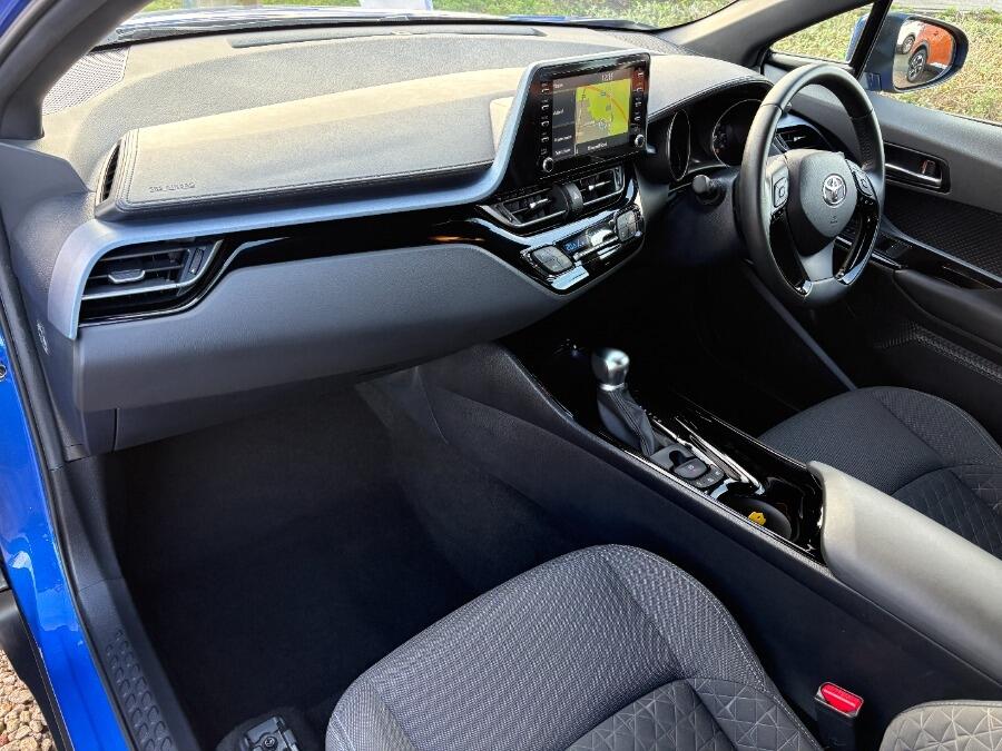 Used Toyota C-HR 2020 for sale - 77657994: Photo 2