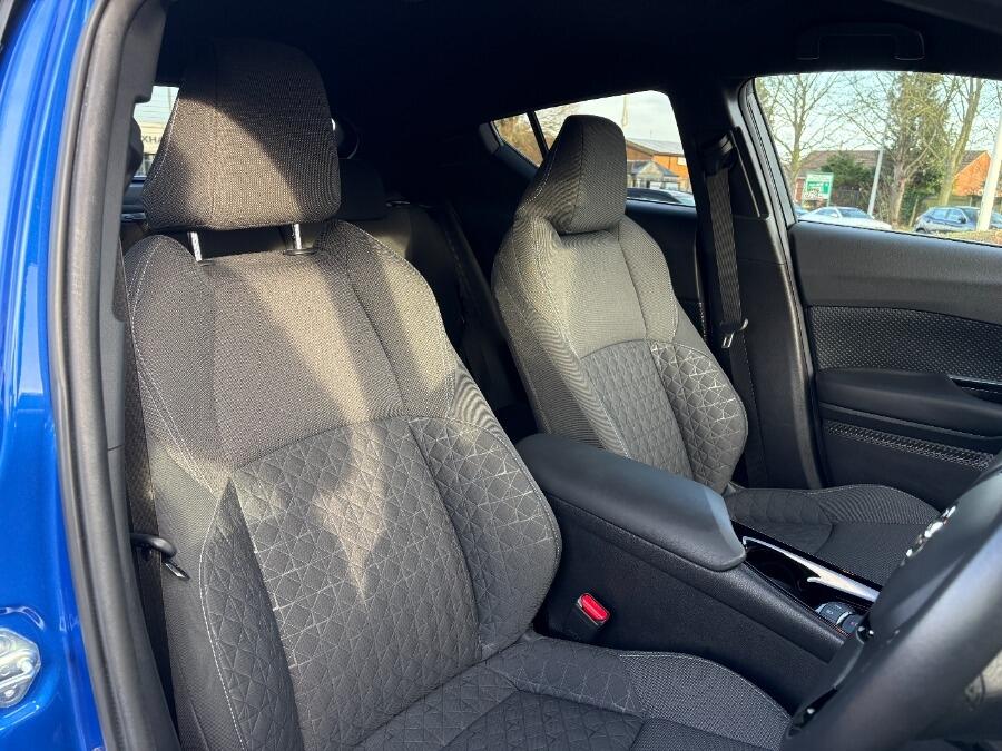 Used Toyota C-HR 2020 for sale - 77657994: Photo 25