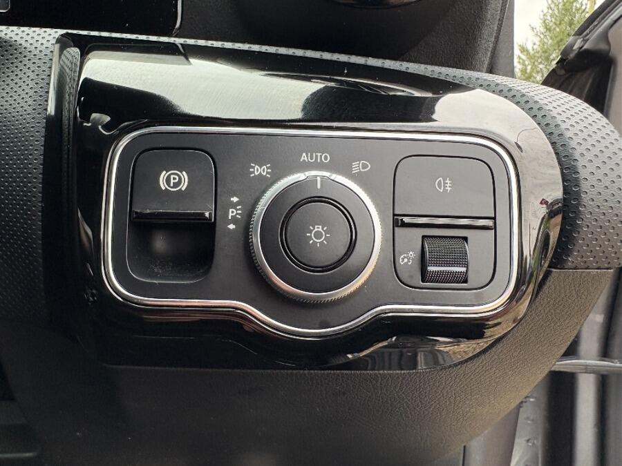 Used Mercedes-Benz A-Class 2019 for sale - 76359837: Photo 40