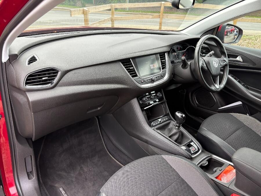 Used Vauxhall Grandland X 2018 for sale - 76026472: Photo 2