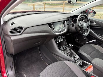 Used Vauxhall Grandland X 2018 for sale - 76026472: Photo 2
