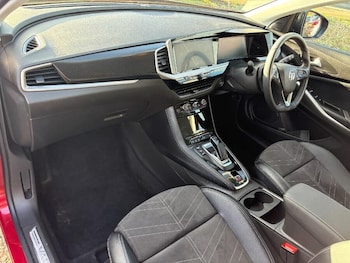 Used Vauxhall Grandland 2022 for sale - 76214649: Photo 2