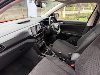 Used Volkswagen T-Cross 2022 for sale - 77174787: Photo