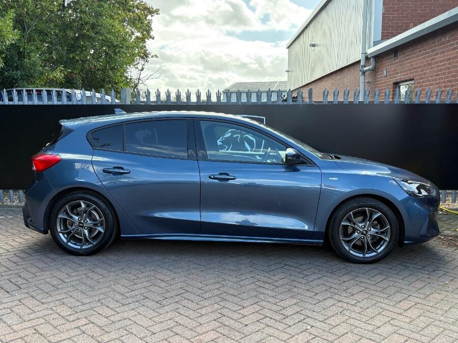 Used Ford Focus 2022 for sale - 76398067: Photo 10