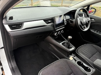 Used Renault Captur 2024 for sale - 75838012: Photo