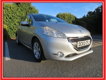 Used Peugeot 208 2013 for sale - 76072175: Photo