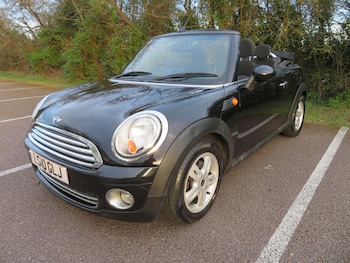 Used MINI Convertible 2010 for sale - 76072768: Photo