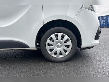 Used Nissan NV300 2021 for sale - 76077030: Photo