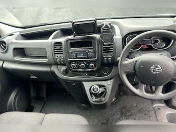 Used Nissan NV300 2021 for sale - 76077030: Photo