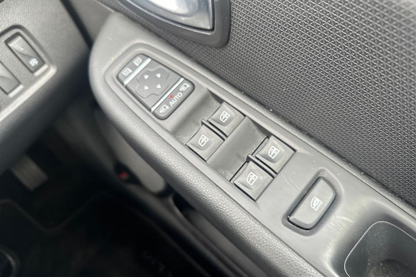 Used Renault Clio 2019 for sale - 76193681: Photo 15