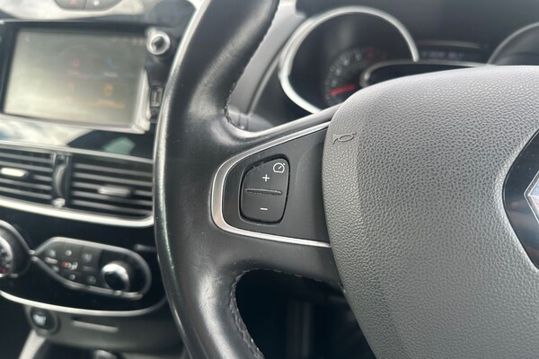 Used Renault Clio 2019 for sale - 76193681: Photo 18
