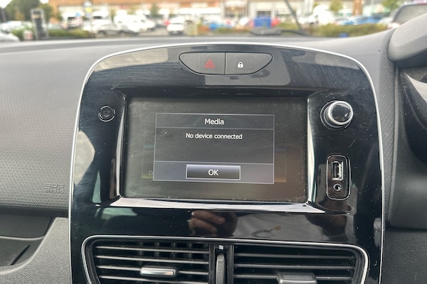 Used Renault Clio 2019 for sale - 76193681: Photo 23