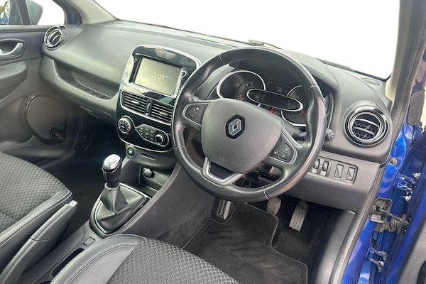Used Renault Clio 2019 for sale - 76193681: Photo 2