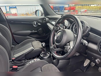 Used MINI Hatch 2018 for sale - 75860930: Photo
