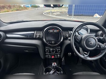 Used MINI Hatch 2018 for sale - 75860930: Photo