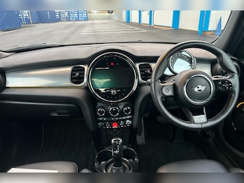 Used MINI Hatch 2022 for sale - 76649399: Photo